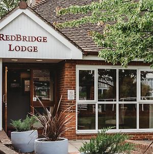 Redbridge Lodge Ilford Exterior photo