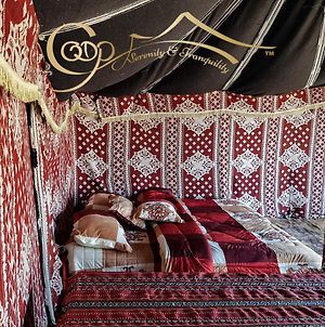 Hôtel Desert Private Camps - Bedouin Tent Camp à Shāhiq Exterior photo