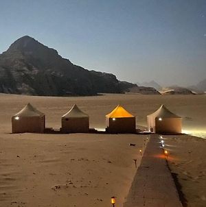 Hôtel Hayat Desert Camp à Wadi Rum Exterior photo