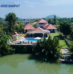 Bluebird Lodge Kampot Exterior photo