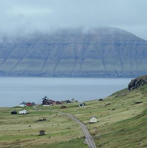 Villa Authentic Faroese House / Unique Location / Nature à Hellurnar Exterior photo