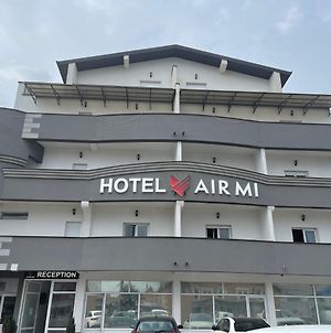 Airmi Hotel Surčin Exterior photo