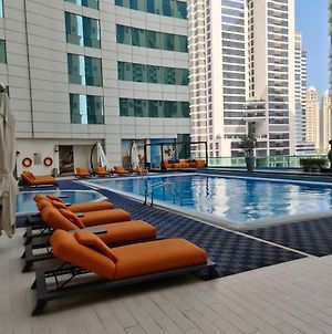 Appartement Amazing High Floor, Huge Terrace Penthouse à Doha Exterior photo