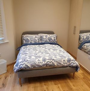 Appartement London Luxury Studio Flat 4 Min To Ilford Station With Free Parking Free Wifi Exterior photo