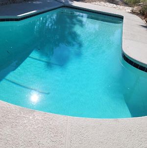Shared 3-Bedroom House With A Pool To Swim & A Pool Table To Play Las Vegas Exterior photo