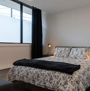 Modern Contemporary 2 Bedroom Suite Halifax Exterior photo