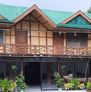 Lily'S Guest House Coron Exterior photo