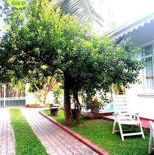 White Villa Negombo Exterior photo