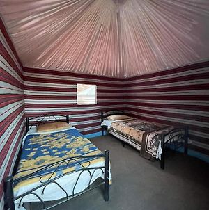 Hôtel Bedouin Guide Camp&Tours à Wadi Rum Exterior photo