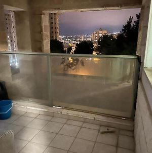 Appartement דירת אירוח מרוהטת ומקסימה באיזור יוקרתי בירושלים Exterior photo