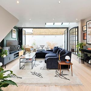 Appartement Contemporary Flat With Private Patio In Primrose Hill By Underthedoormat à Londres Exterior photo
