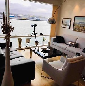 Stylish And Relaxing Two Bedroom Appartment, View Over Harbour Hafnarfjörður Exterior photo