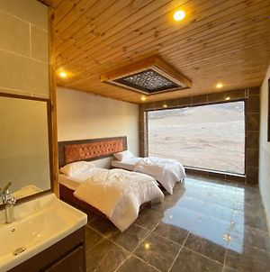 Hôtel Desert Jewel Camp à Wadi Rum Exterior photo