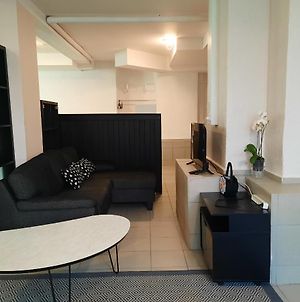 Cheap And Very Central Apartment With Shared Bathroom Odense Exterior photo