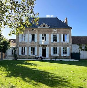 Villa DEMEURE DU PARC à Villeneuve-sur-Yonne Exterior photo