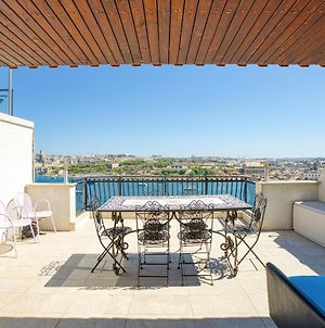 Appartement Beautiful, Seafront High End Apt In Prime Location By 360 Estates à Sliema Exterior photo