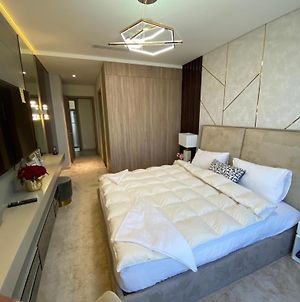 Appartement Mirdif Hills - Vast Holidays à Dubaï Exterior photo