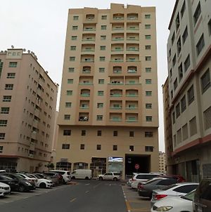 Appartement Bnaia ia Hla à Ajman Exterior photo