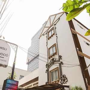 White Lodge Hotel Bangkok Exterior photo