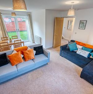 5 Bedroom Team Accommodation Birmingham With Private Parking & Wifi Near Nec And Bhx Airport Exterior photo
