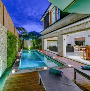 Villa Lacasa2- Modern Tropical 2Br Villa With Butler Legian Exterior photo