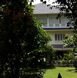 Mangalath Ashramam And Holiday Home Kochi Exterior photo