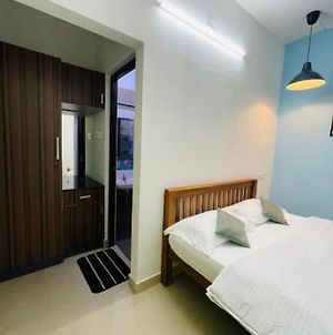 Happy Living Ac Rooms Kochi Exterior photo