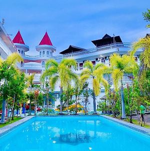 Landcons Hotel & Resort Langkawi Exterior photo