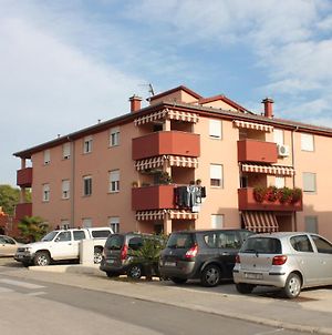 Apartments With A Parking Space Pula - 7340 Exterior photo