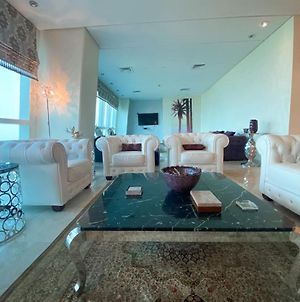 Lovely 3 Bedroom Serviced Apartment With Pool Doha Exterior photo