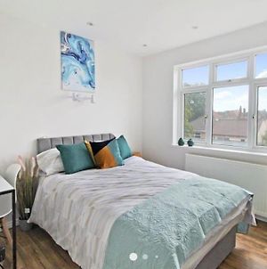 1 Bedroom Flat With Kitchen Londres Exterior photo