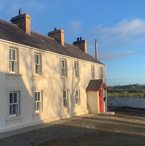 Villa Farmhouse With Hot Tub, Open Fire Sleeps7 à Downpatrick Exterior photo