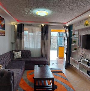 Davina Three Bedroom Cozy Apartments Nakuru Exterior photo
