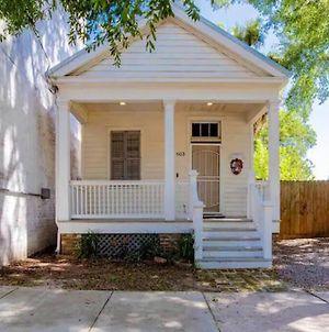 Downtown Bungalow! Entire Home With Yard And Parking Mobile Exterior photo