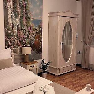 Appartement Charming Apartament à Sibiu Exterior photo