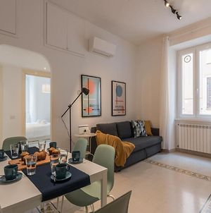 The Best Rent - Sunny Three-Bedroom Apartment Near Ottaviano Metro Stop Rome Exterior photo