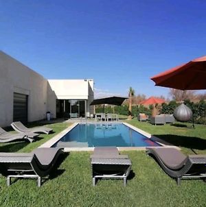 Magnifique Villa Avec Piscine Sur Marrakech Exclusivement Aux Familles Marrakesh Exterior photo