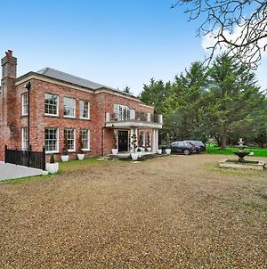 Stunning Mansion 7 Bedrooms Indoor Pool And Cinema Romford Exterior photo