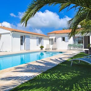 Superbe villa avec piscine chauffée à proximité de la plage Rivedoux-Plage Exterior photo