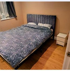 Double Room To Rent In A Lovely House Seven Kings Ilford Exterior photo