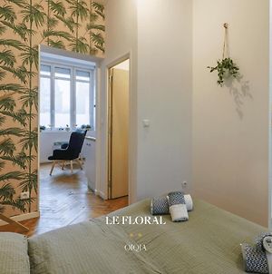 Appartement Le Floral - Arrivee Autonome - Tout Confort à Cambrai Exterior photo