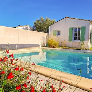 Villa récente de style réthais avec piscine chauffée et jardin paysager Le Bois-Plage-en-Ré Exterior photo