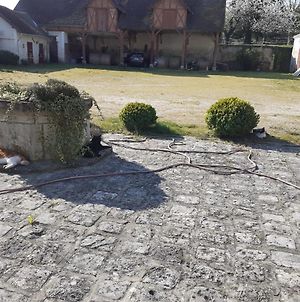 Gîte A l'ombre de l'Abbaye Faverolles-sur-Cher Exterior photo