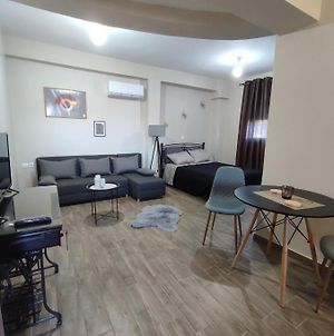 Appartement Aithra Studio à Tripoli Exterior photo