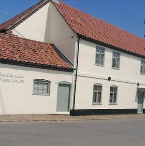 Hôtel Meadow View à Wighton Exterior photo