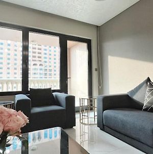 Luxurious Apartment In Doha Exterior photo