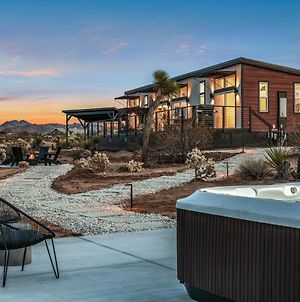 Sagebrush Bungalow - Modern Retreat Withhot Tub, Fire Pit And Bbq! Home Joshua Tree Exterior photo