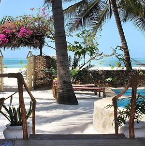 Villa Kipara - With Private Pool And Beach Pwani Mchangani Exterior photo