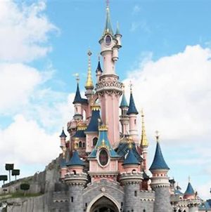 Disneyland, Val D'Europe, Paris Home Serris Exterior photo