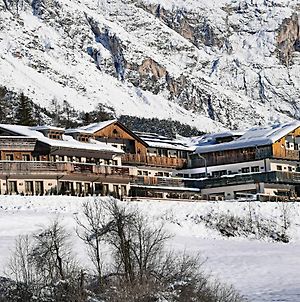 Rosapetra Spa Resort - Small Luxury Hotels Of The World Cortina dʼAmpezzo Exterior photo